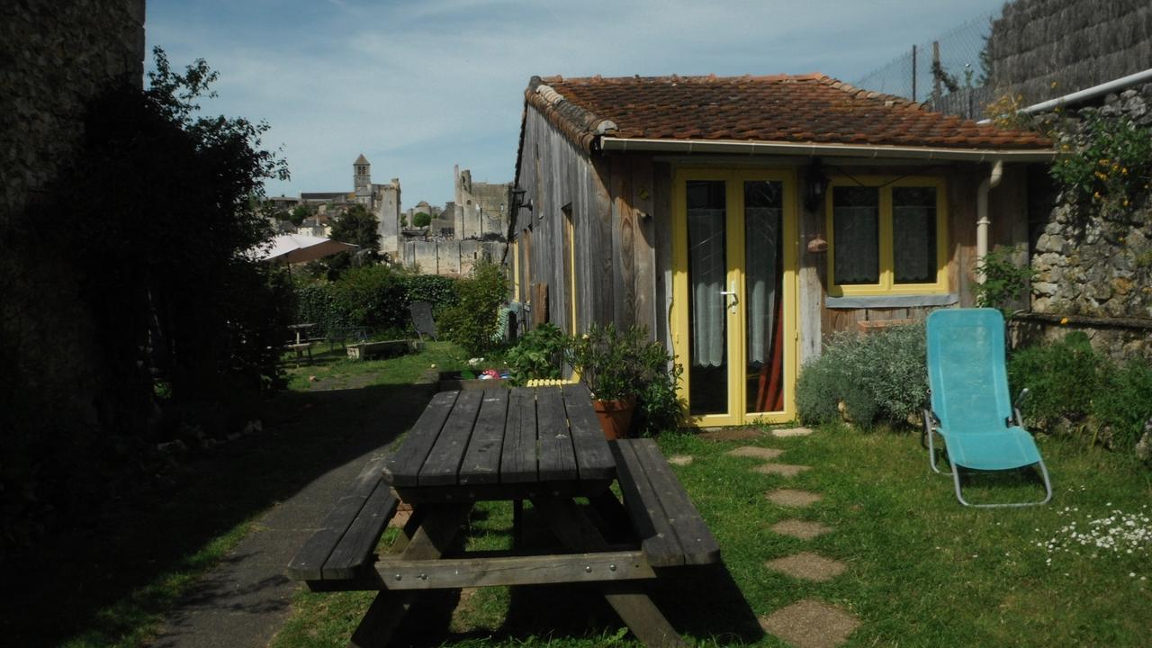 שוביני La Maison Rouge מראה חיצוני תמונה